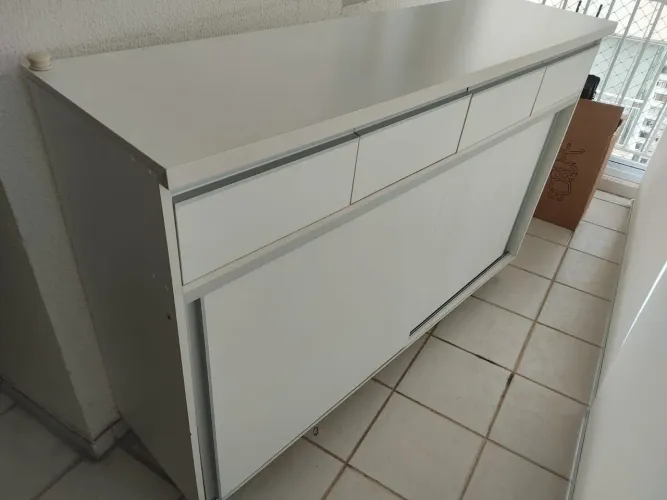 Móvel aparador branco