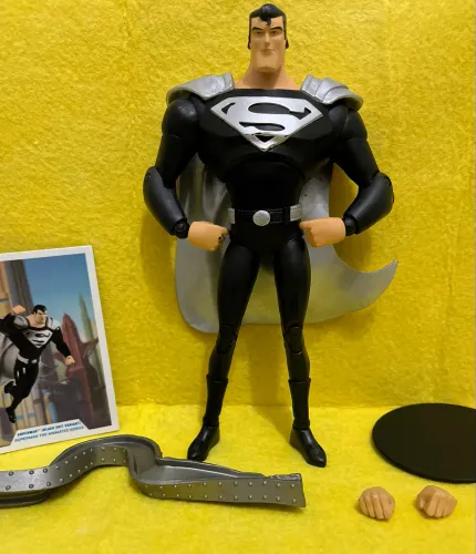 Superman (Black Suit Variant) DC Multiverse, McFarlane Toys