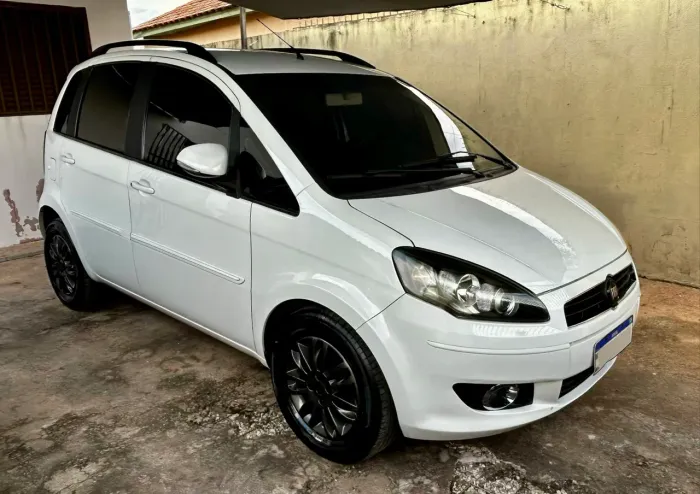 Fiat Idea Attractive 1.4 Fire Flex 8V 5P 2012