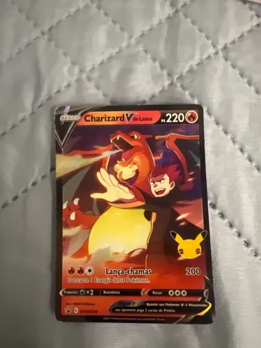 Charizard V do lance