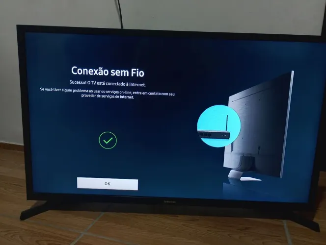 TV Samsung smart tizem 32 polegadas muito nova imagem perfeita
