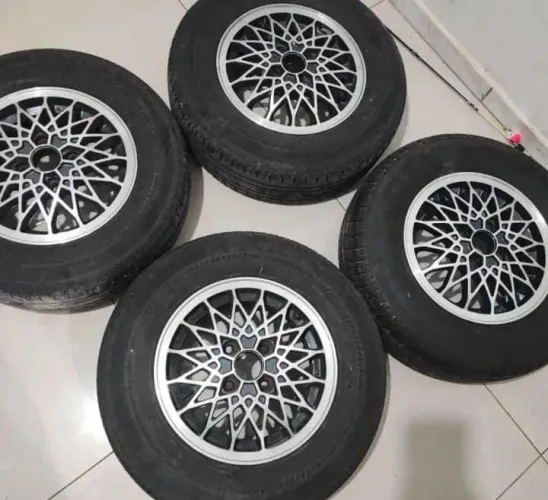 Vendo quatro rodas liga leve