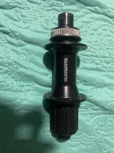 Cubo traseiro shimano m4100