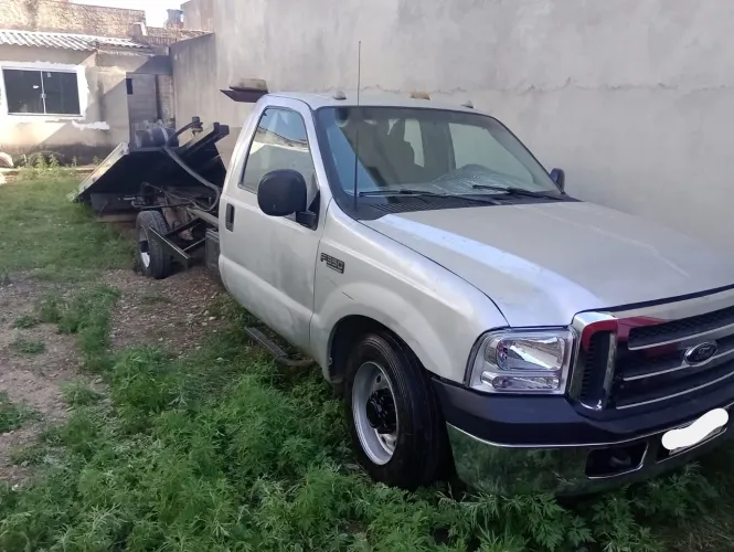 Vendo f350 plataforma hidráulica Andrade 5 por 2 metros freio a ar