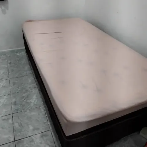 Cama box solteiro com 1 mês de uso
