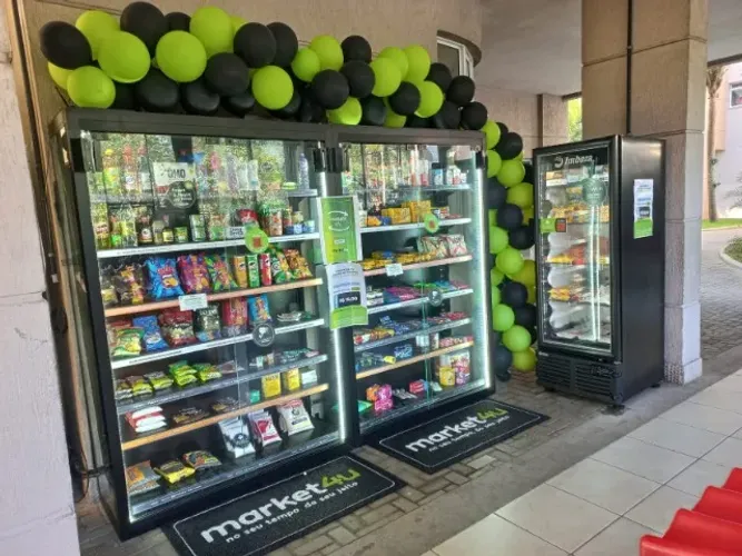 ARMÁRIOS COM VIDRO PARA MINI MERCADO AUTÔNOMO