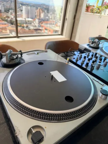Technics SL1200 MKII Revisadas e envelopadas e 2 Cápsulas Shure M44-7 com agulha original