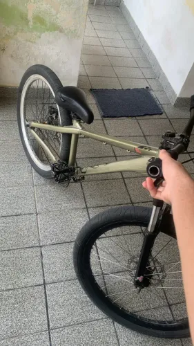 Gios Dj dourada?