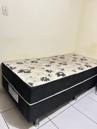Vendo Cama Box de Solteiro - USADA