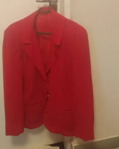 Vendo lindo terno vermelho feminino número 48