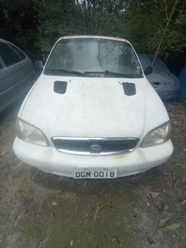 Kia Motors Carnival 2.5 V6 2000