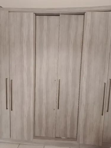 Vendo Guarda roupa Grande 