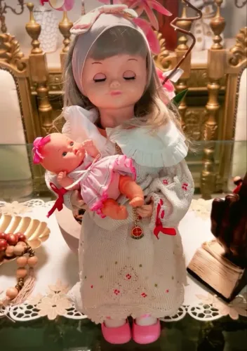 Boneca mãezinha antiga
