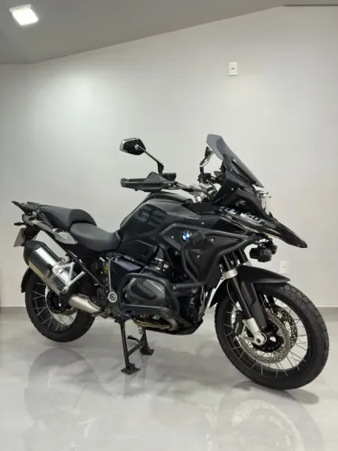 BMW R1250 TRIPLE BLACK 2023