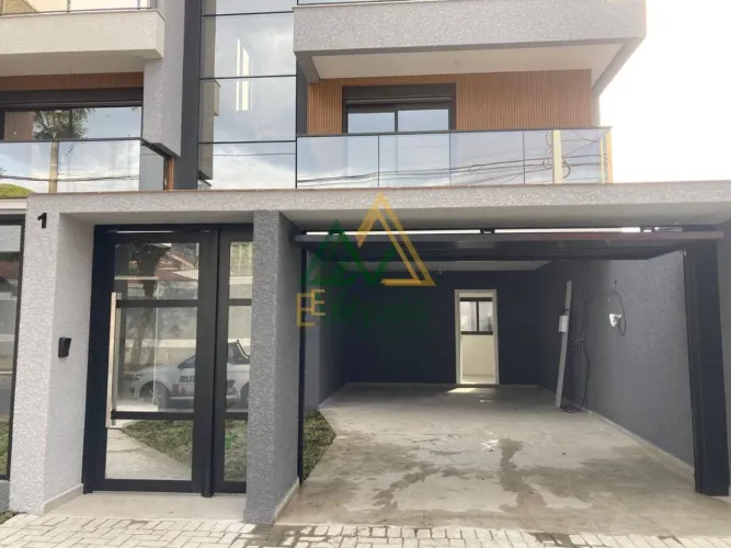 Sobrado à venda no bairro Jardim das Américas em Curitiba/PR