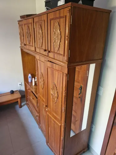 Vende-se armário antigo