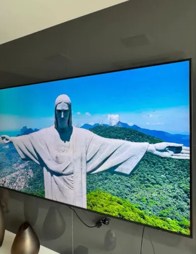 Samsung 75 Polegadas , Tela Cristal .