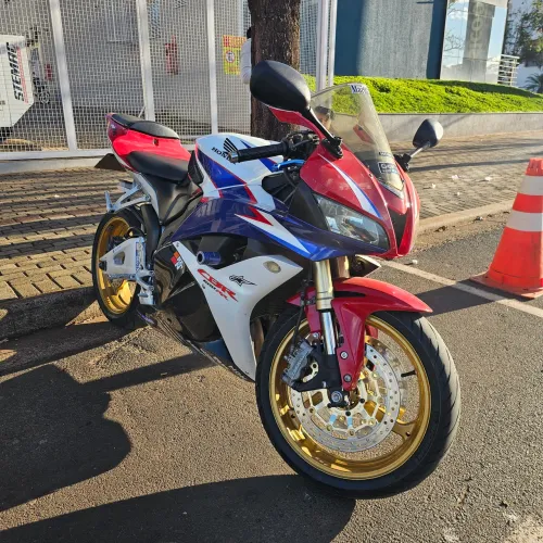 Vendo Troco Honda CBR600RR 2012 Leilão