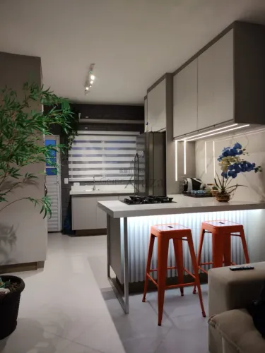 Oportunidade - Casa Térrea - Jardim Colinas - Jacareí - 2 Dormitórios - 57m².