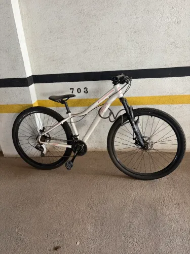 Bicicleta seminova athor