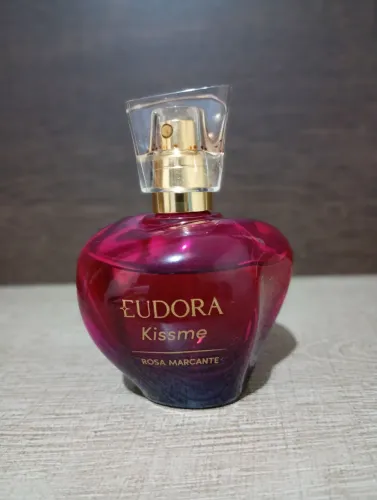 Perfume Eudora Kiss Me Rosa Marcante