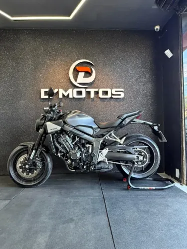 HONDA CB 650R E-CLUTCH - 2026