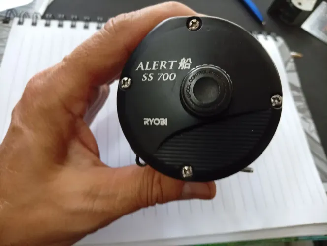 Carretilha ryobi modelo alerta SS700 madeira in japan