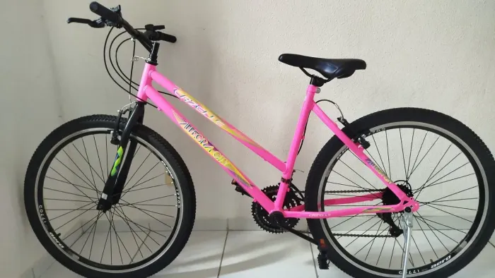 Bicicleta Aro 26 semi nova