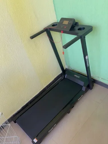 Esteira elétrica de tamanho médio