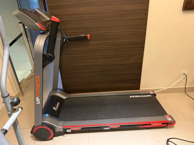 Esteira elétrica Upfitness Smart Runner da Polishop