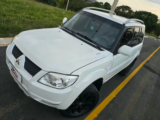 Mitsubishi Pajero TR4 2.0/ 2.0 Flex 16V 4X4 Mec. 2011