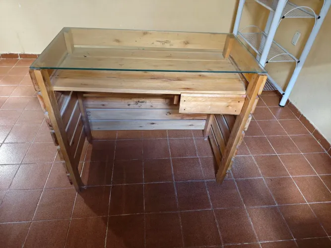 Escrivaninha de palete