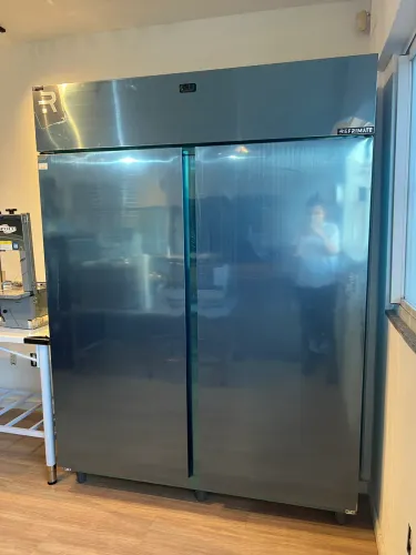 Mini câmara fria para carnes 1900L - temperatura 1c a +7c - pronta entrega