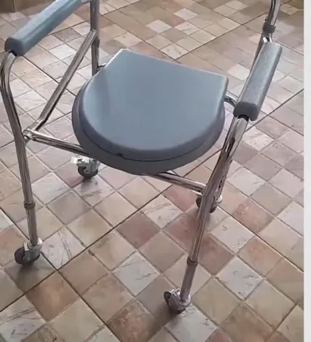 CADEIRA DE BANHO
