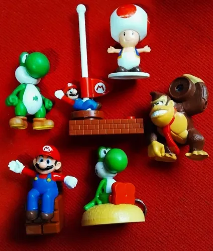 Lote 6 bonecos de Jogos Game Super Mário, Donkey Kong, Yoshi etc.