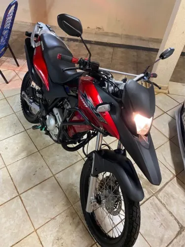 XRE 300 MOTO DE MULHER
