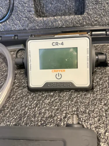 ACCURA 2 + CR-4 ( bomba de amostragem + calibrador )