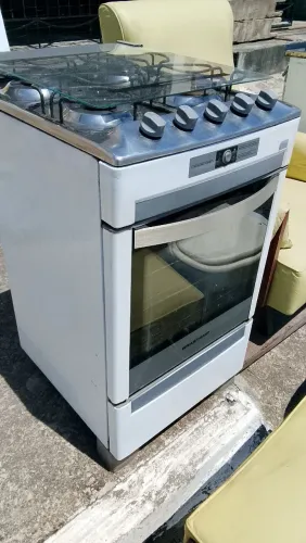Fogão Brastemp 4 bocas funcionando perfeitamente todo revisado e garantido