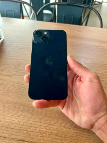 iPhone 13 azul meia noite