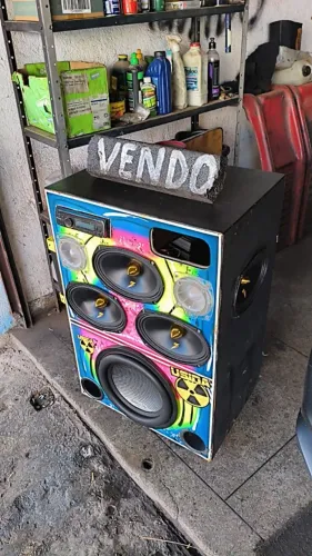 Caixa de som semi nova