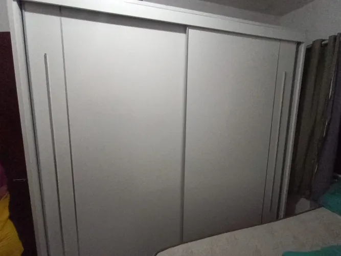 GUARDA ROUPA