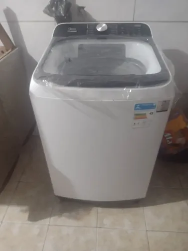 Máquina de lavar semi nova