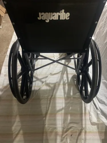 Cadeira de rodas jaguaderibe nova