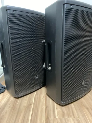 Caixas para PA e Monitores JBL Eon 615. Oportunidade!!