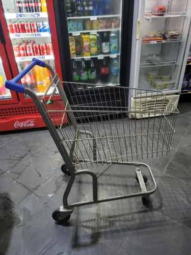6 Cestinhas e 2 Carrinhos de Mercado - Ótimo Estado