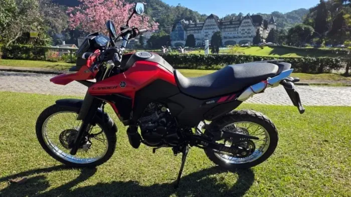 XTZ250 LANDER CONNECTED - 24/25 - EXCELENTE ESTADO