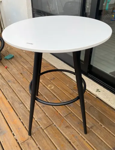 Mesa laqueada