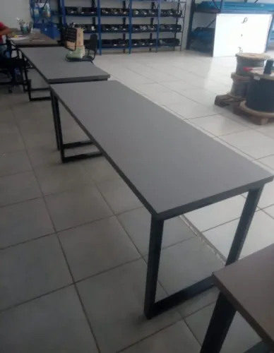 Mesa industrial 1,70 mettos em mdf preço só domingo