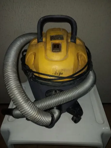 Aspirador de pó e água 