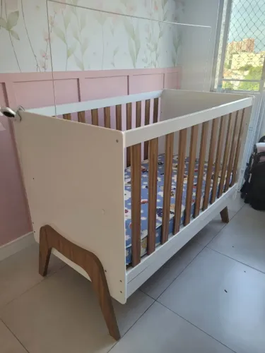 Berço Guti Retrô - Moveis Peroba Amendoa/branco Branco e Amêndoa